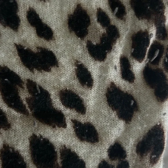 Equipment Cream and Black Leopard Sweater 100% Cashmere medium - Picture 7 of 11